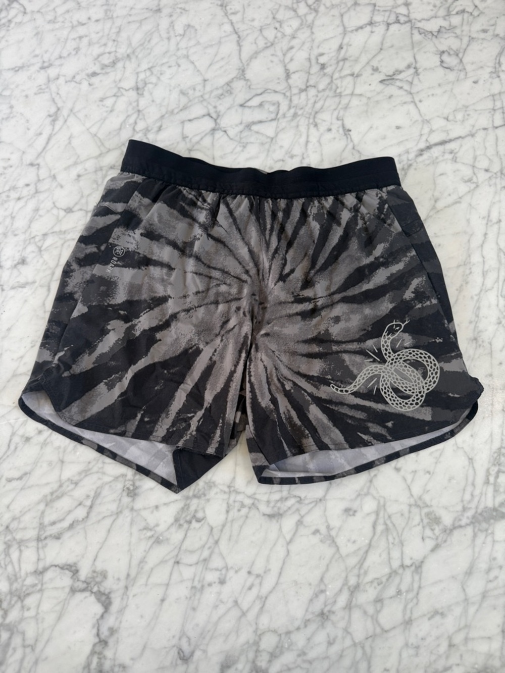Roark Men’s Sz M Gray Black Tie Dye Snake Run Amok Alta Shorts